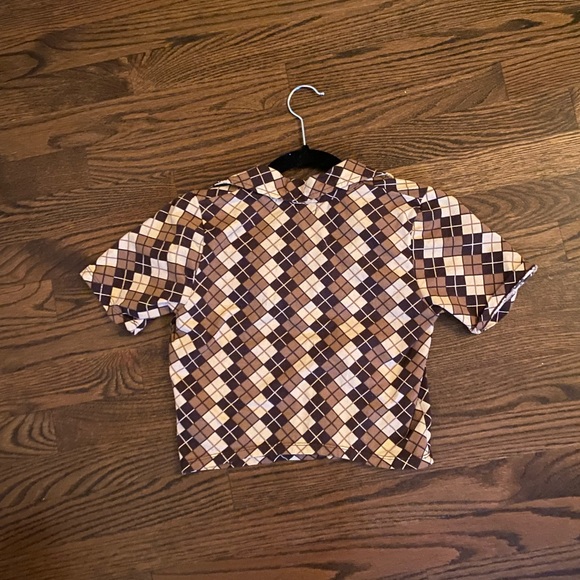brown argyle v neck tshirt - Picture 3 of 3